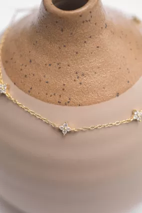 Lola Flower Necklace in Gold